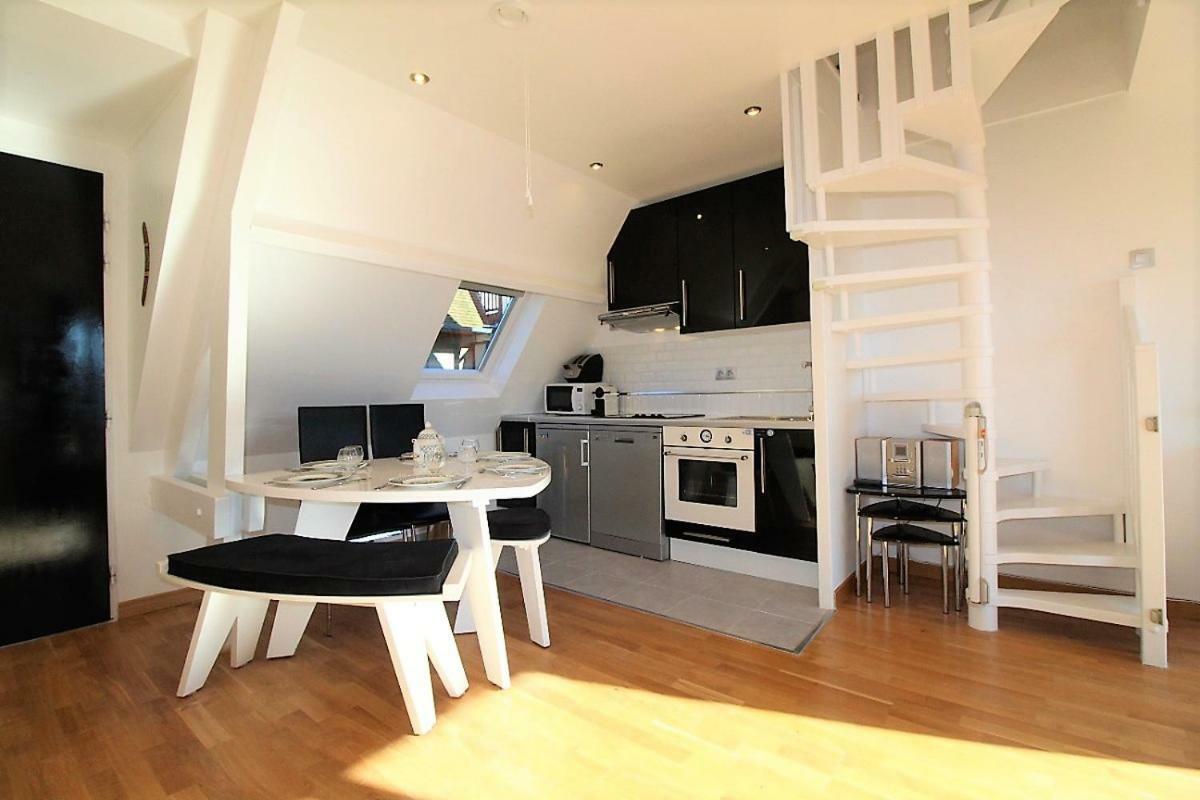 Cadre Exceptionnel: Duplex Classe 4**** Tennis, Piscine, Parking, Linge Inclus, Wifi, Materiel Bebe, Proximite Centre Deauville Kültér fotó